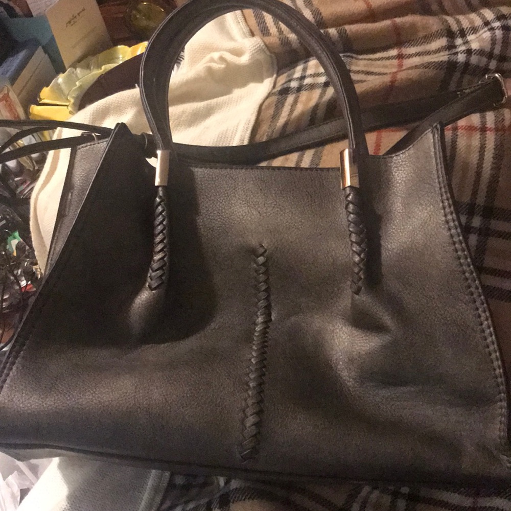 Handbag with gold accents